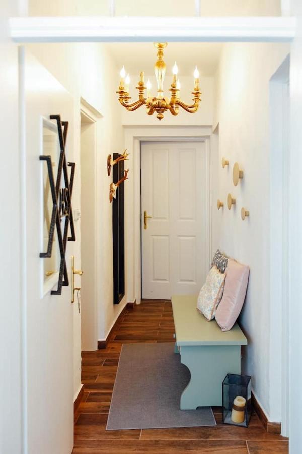 Apartment Aussee- Beletage Salzherrenhof- Kueche, Wlan, Netflix *
